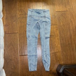 lululemon crop leggings NEVER WORN